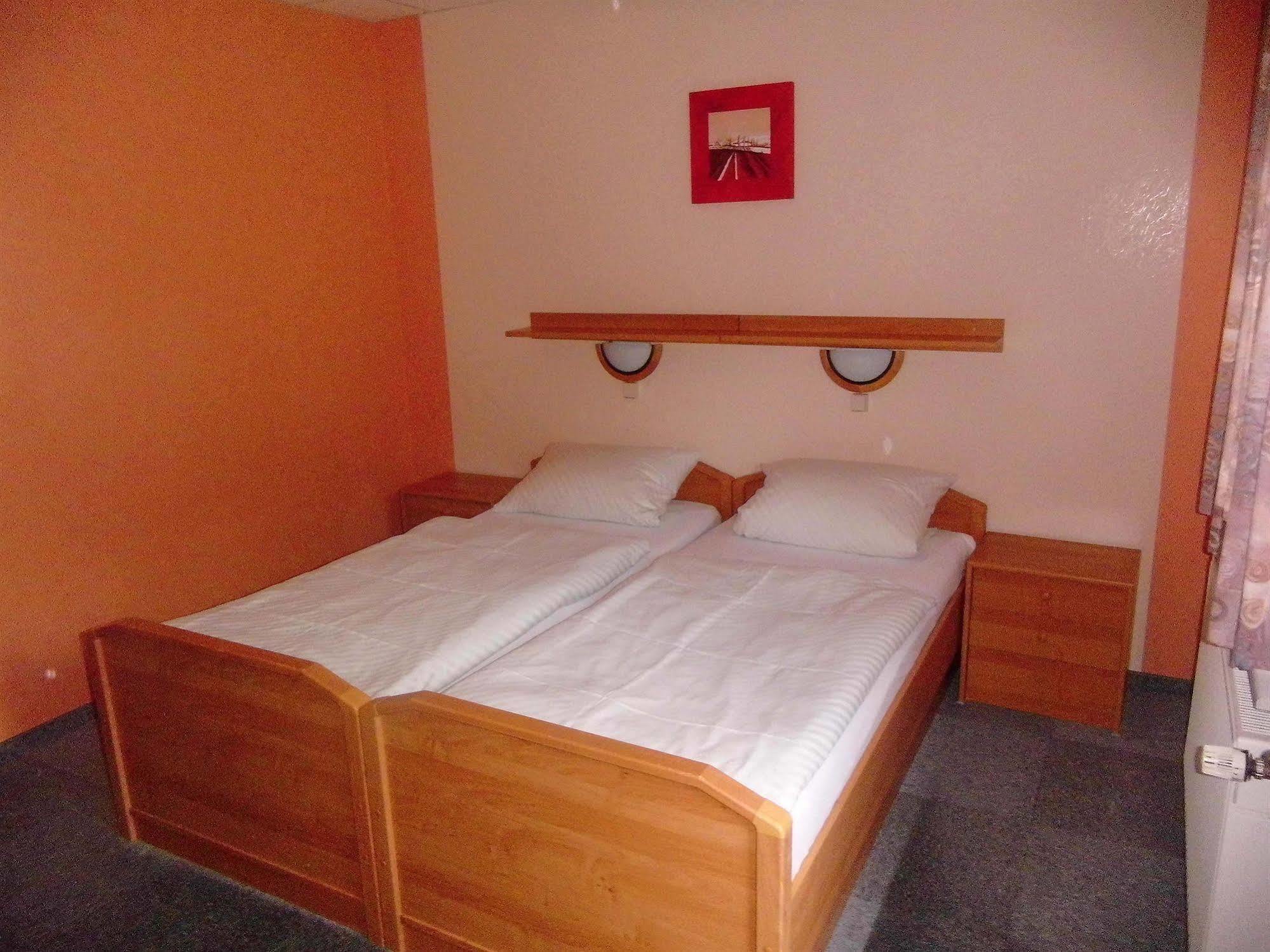 Hotel-Garni "Hof Von Hannover" Wittmund Eksteriør billede