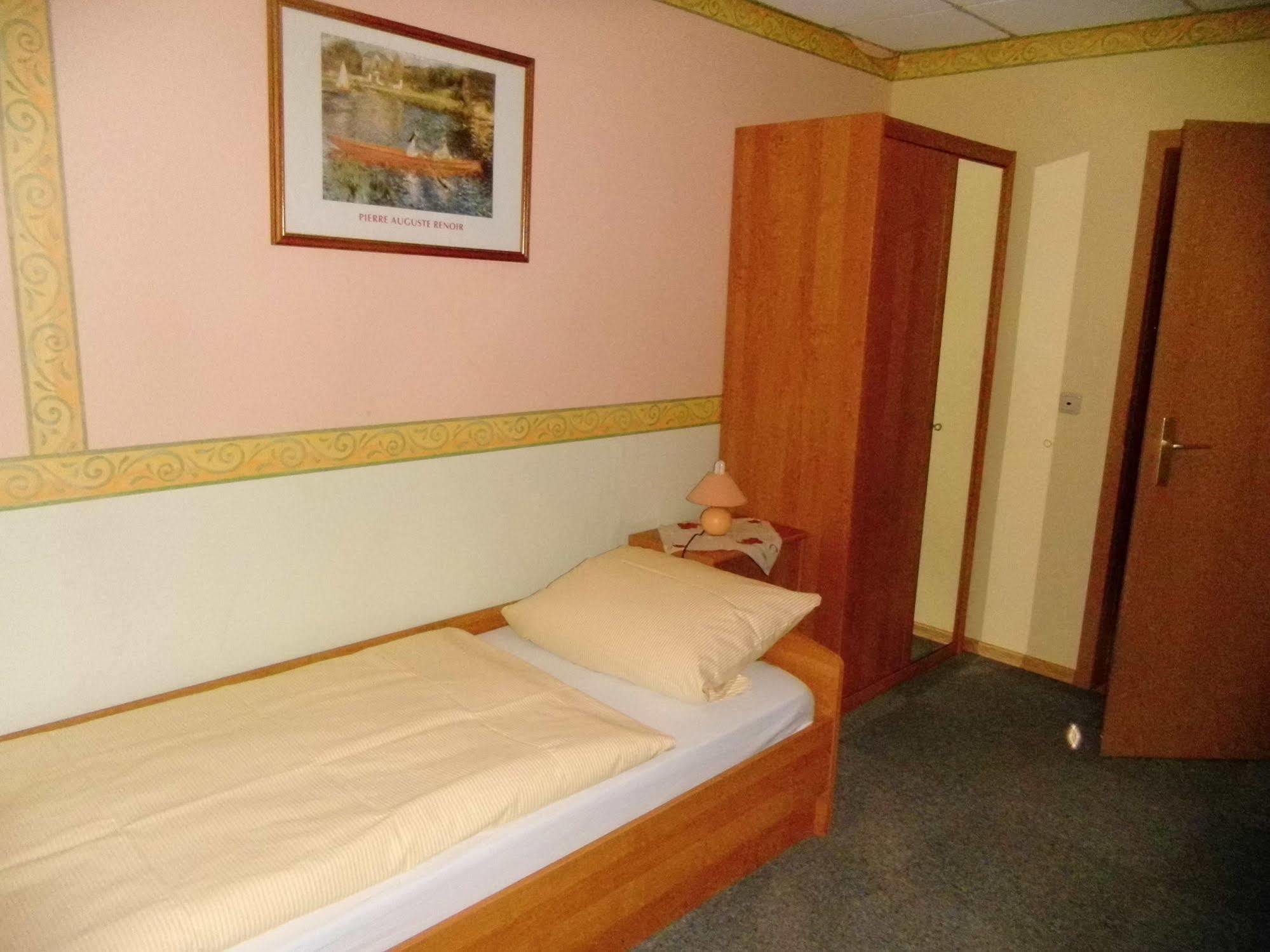 Hotel-Garni "Hof Von Hannover" Wittmund Eksteriør billede